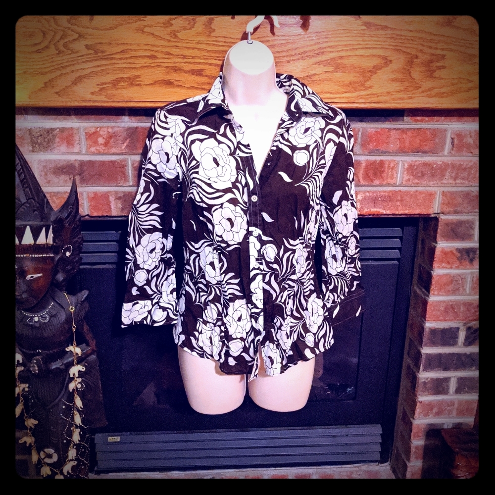 Ann Taylor 3/4 button down women's size small
